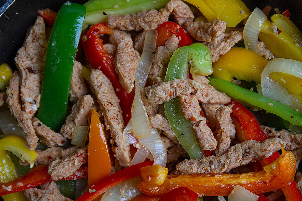 רצועות חלבון סויה ופלפלים בברביקיו מעושן - מתכון