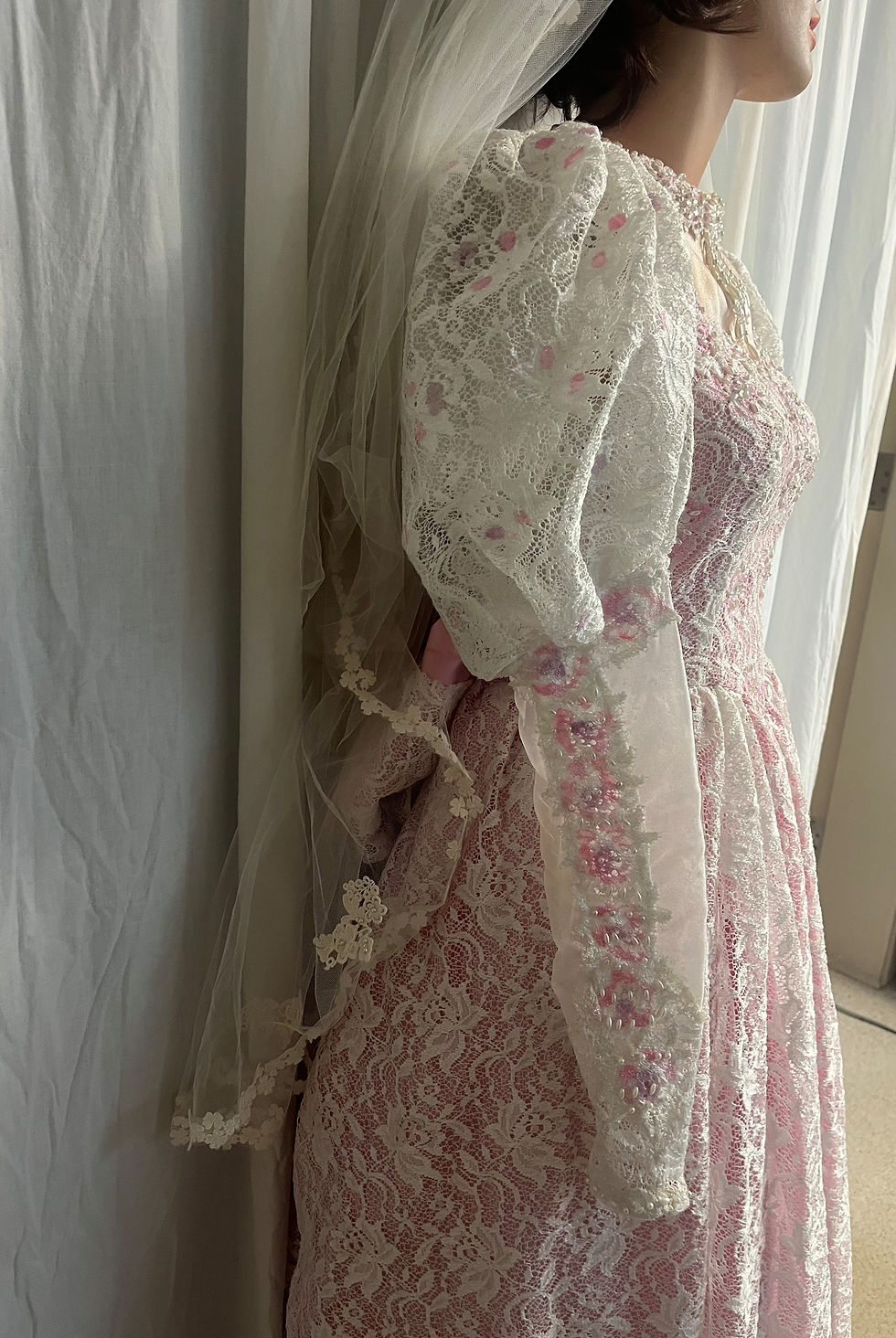 Miniature : Robe de mariée vintage rose ET dentelle  blanche /  Vintage Pink  Wedding dress