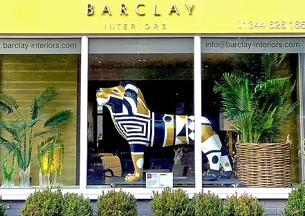 Albert Lion in shop window newsletter_jp.webp