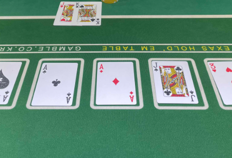 홀덤에서 심리전에서 이기는 사람의 특징과 전략