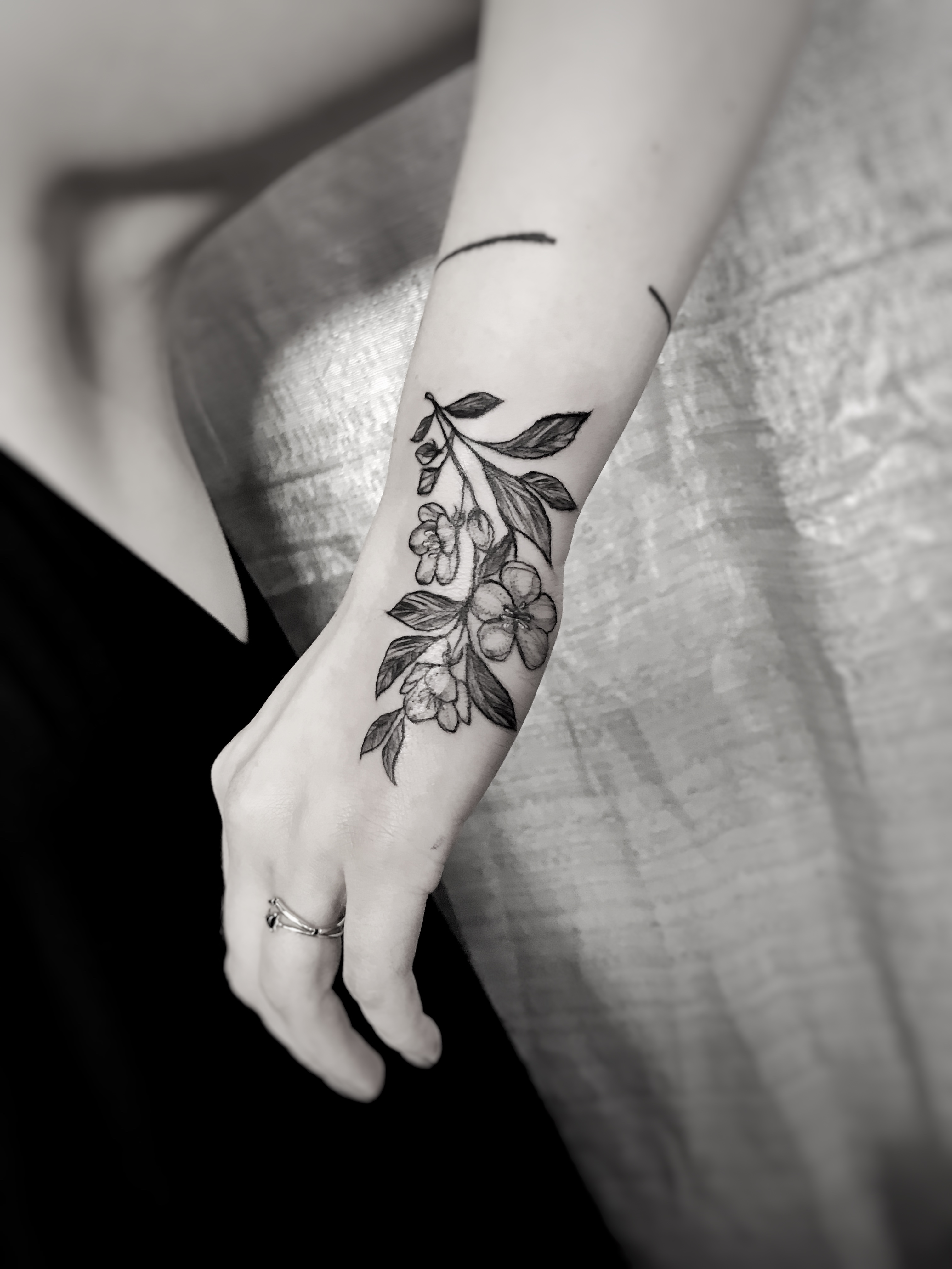 Hand flowers