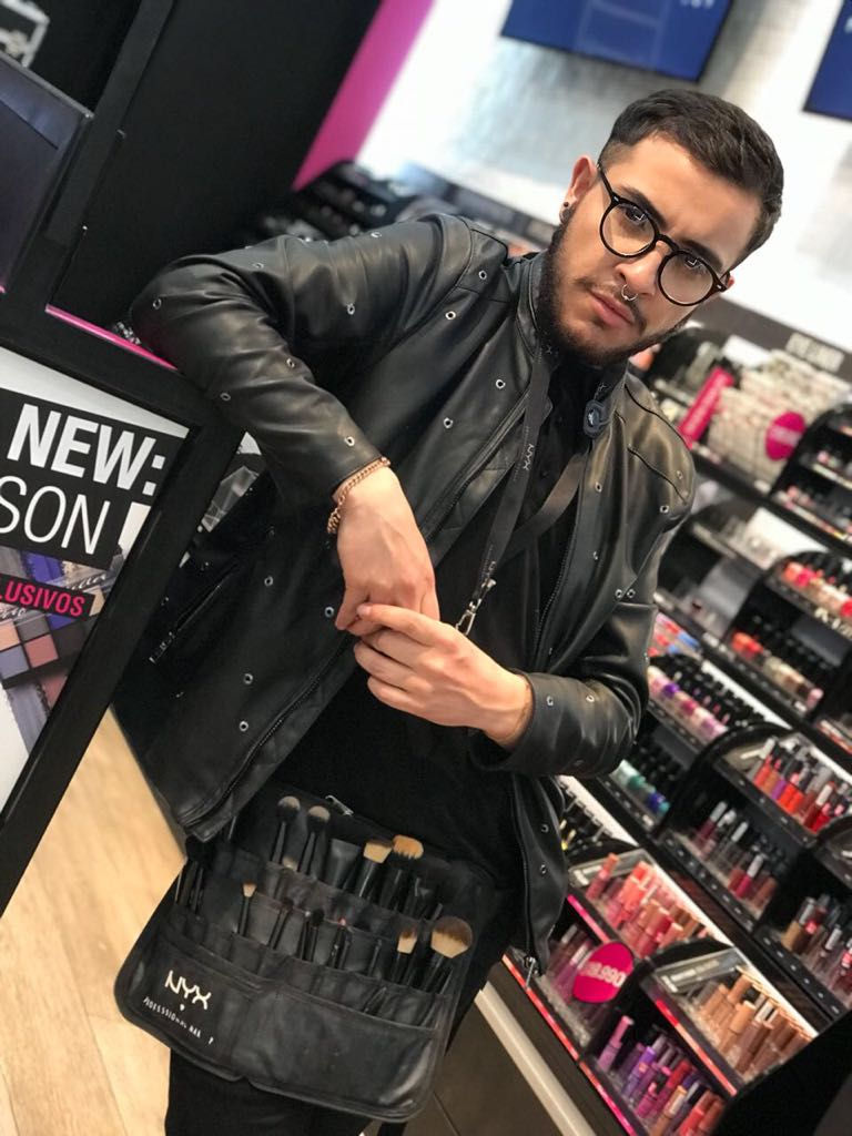 makeup artist