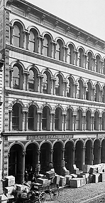 LEVI's BLDG_photo by foundSF.png