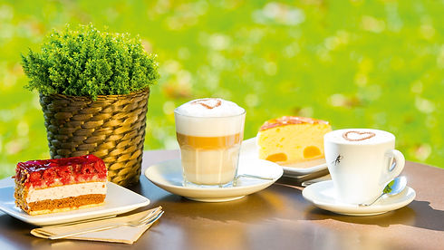 Kaffee und Kuchen Eispavillon am See.jpe