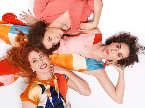 As Olívias celebram as mulheres no humor durante o mês de março,