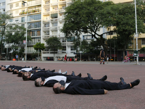 Grupo de dança GRUA apresenta a performance inédita comemorativa de 20 anos de existência