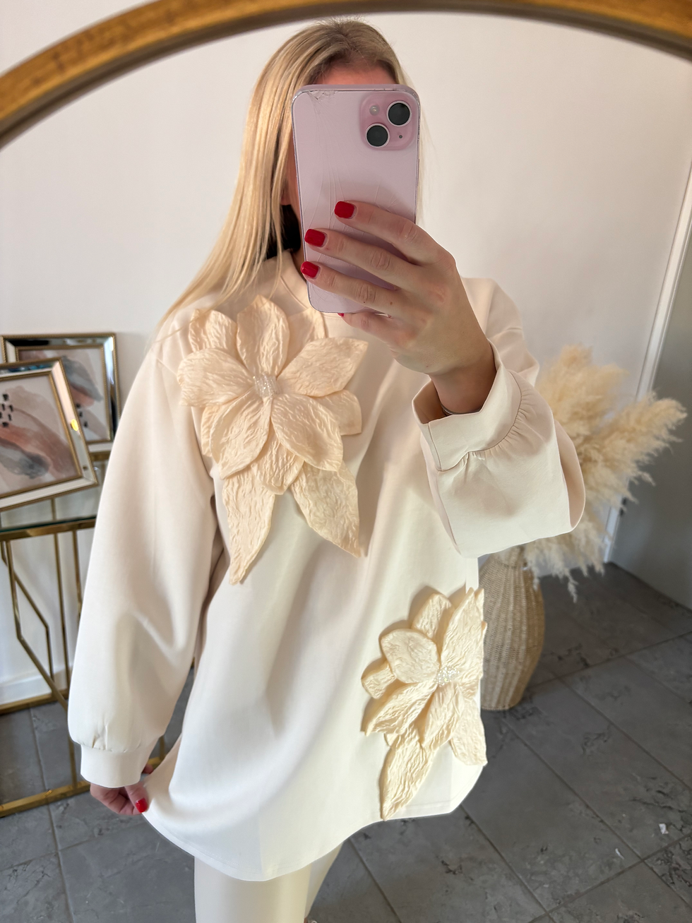 Thumbnail: 3D FLOWER SWEATSHIRT