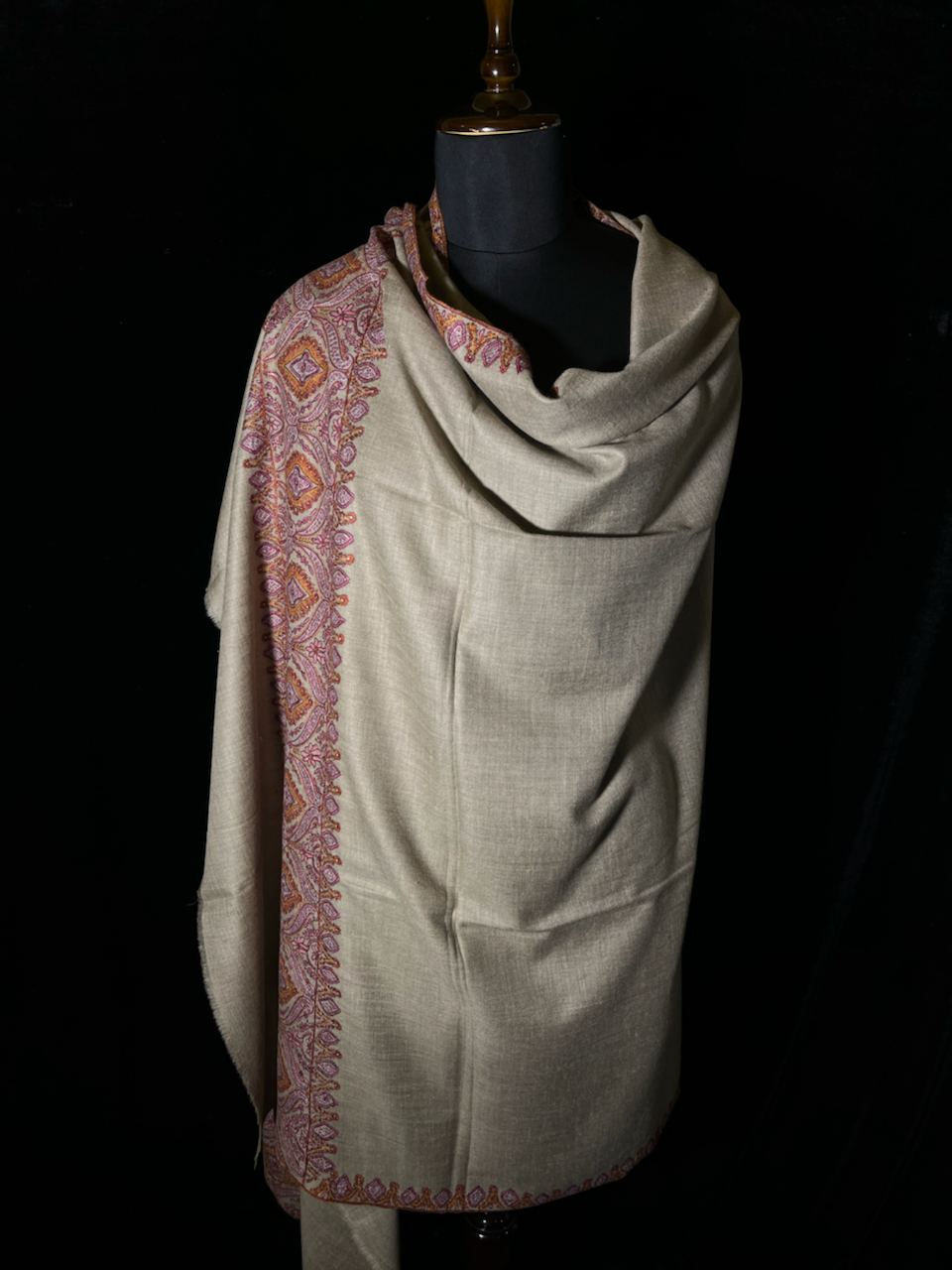 Pashmina dordar needle work