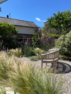 gravel garden, beth chatto garden design, dry garden design, drought-resistant planting