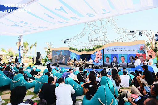 A relaxed panel discussion at Coinfest Asia. Source: Coinfest Asia