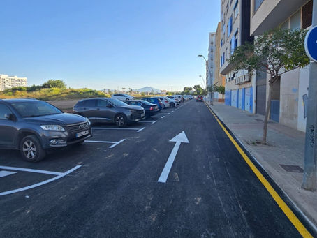 S’amplia la zona d’aparcament al carrer Manolo Anglés