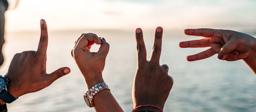 THE HAND OF FRIENDSHIP