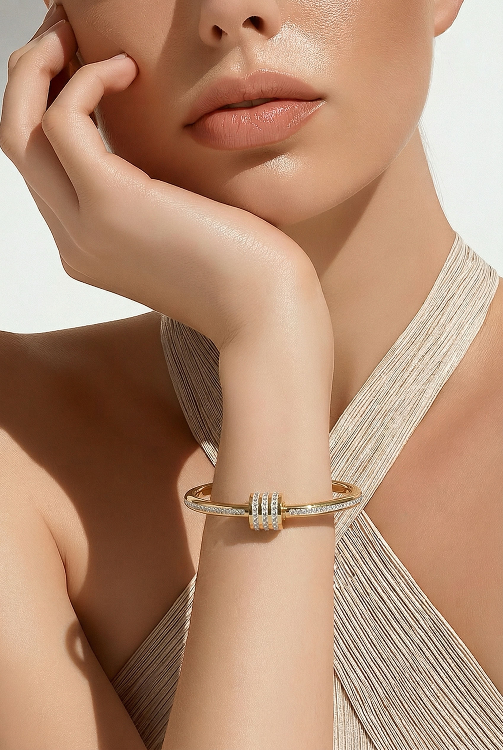 BRACELET DORÉ AVEC CRISTAL BRILLANT