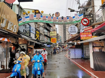 Taichung - Fengjia Night Market (Rating: 4.2/5)