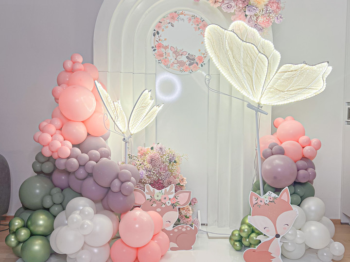 Runder-Geburtstag-Luftballondekoration
Augsburger Geburtstagsdekoration
Ballondekoration
Partydeko