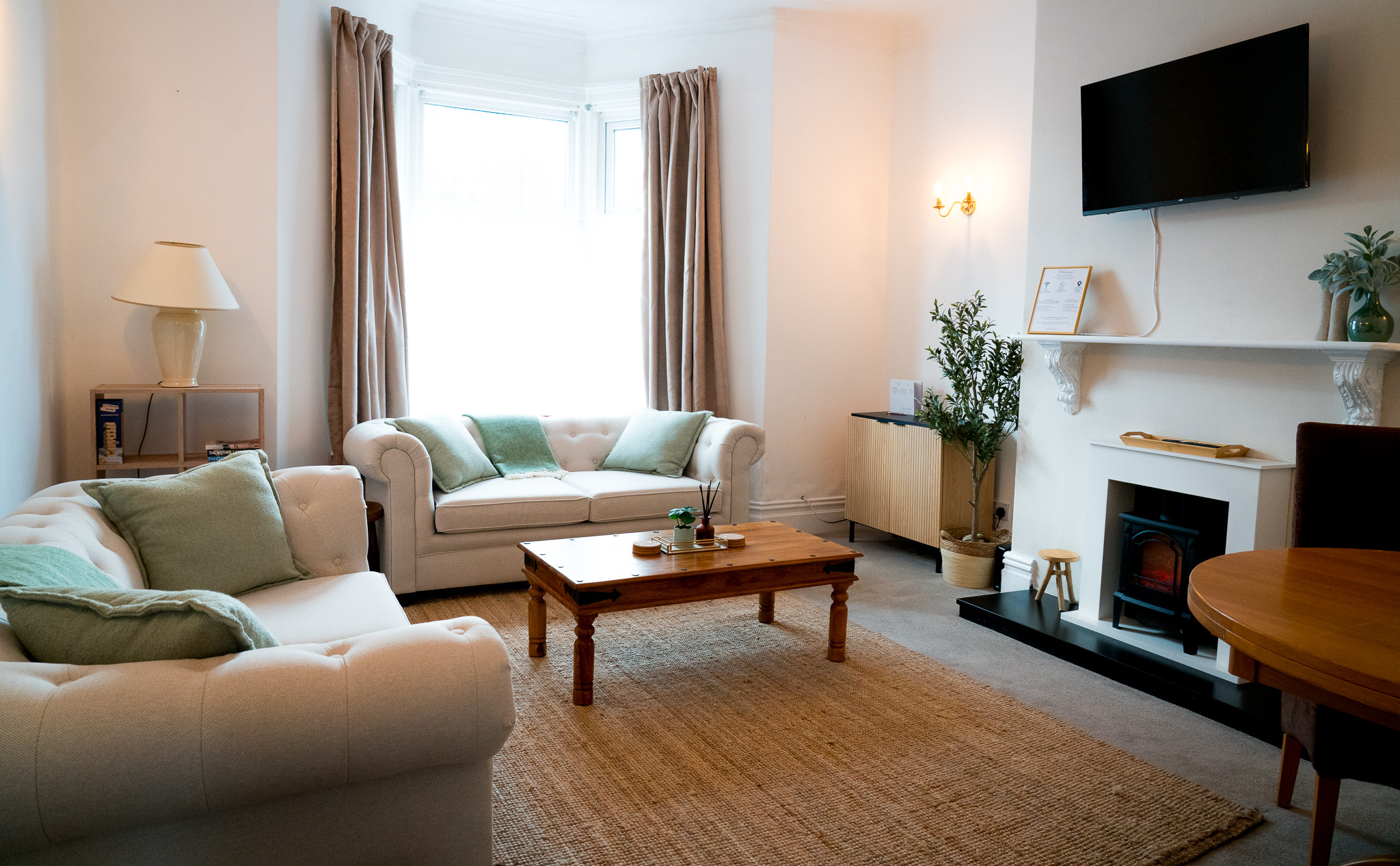 Spacious living area for contractors staying in accommodation