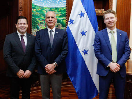 Presidente Asfura traerá Star𝗹𝗶𝗻𝗸 𝗽𝗮𝗿𝗮 𝗳𝗼𝗿𝘁𝗮𝗹𝗲𝗰𝗲𝗿 𝗹𝗮 𝗰𝗼𝗻𝗲𝗰𝘁𝗶𝘃𝗶𝗱𝗮𝗱