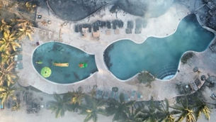 Devastador incendio deja en ruinas al hotel Fantasy Island en Islas de la Bahía