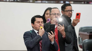 Sancionan con 15 días de salario a diputados de Libre por hacer desórdenes en el hemiciclo