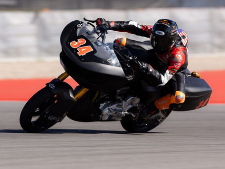 El rugido de las Baggers conquista Austin: Debut de la FIM Harley-Davidson World Cup
