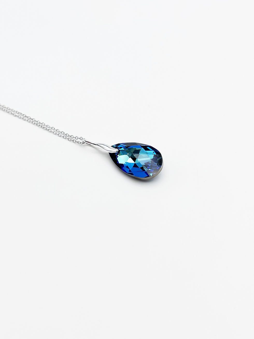 Miniature : Collier Poire, pendentif poire en cristal bleu, Bermuda Blue, Argent 925