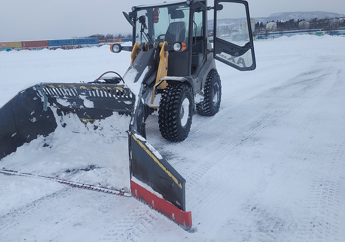 asfaltering garasjevask graving fasadevask snørydding snømåking brøyting riving oljetank parafintank feiing fjerne tagging ferdigplen pen oppkjørsel hekk trefelling vårrengjøring