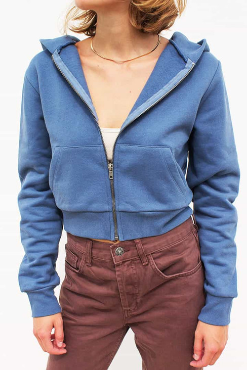 Zip-up hoodie that is available for private labelling
2022 - Konsey Textile