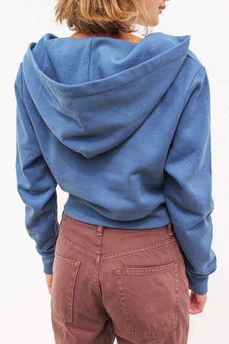 Zip-up hoodie that is available for private labelling
2022 - Konsey Textile