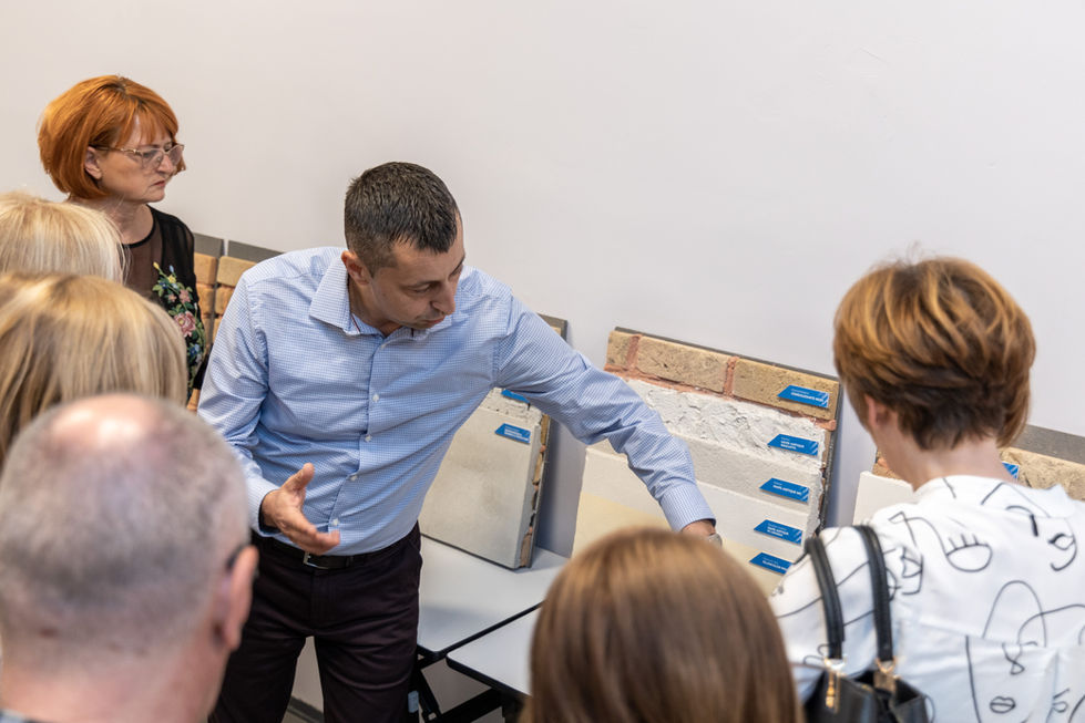 Product demonstration with construction material samples