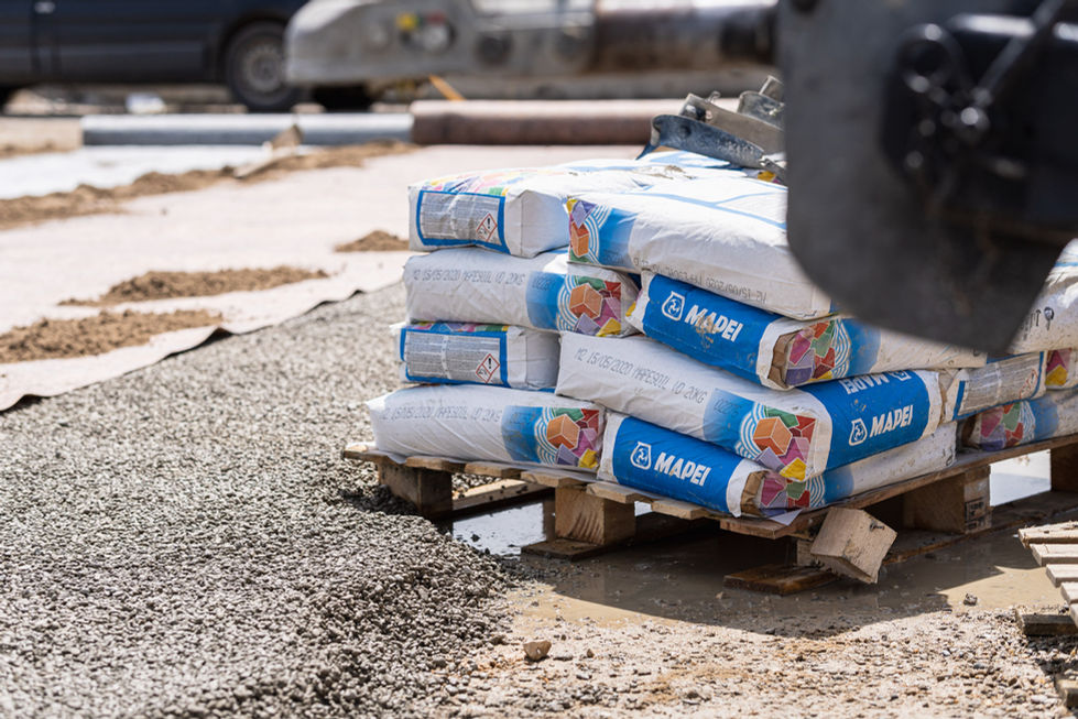 Mapei građevinski materijali pripremljeni za ugradnju sportskog terena