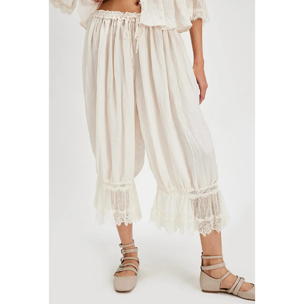 Floral Lace Loose Fit Cropped Bloomers Pants