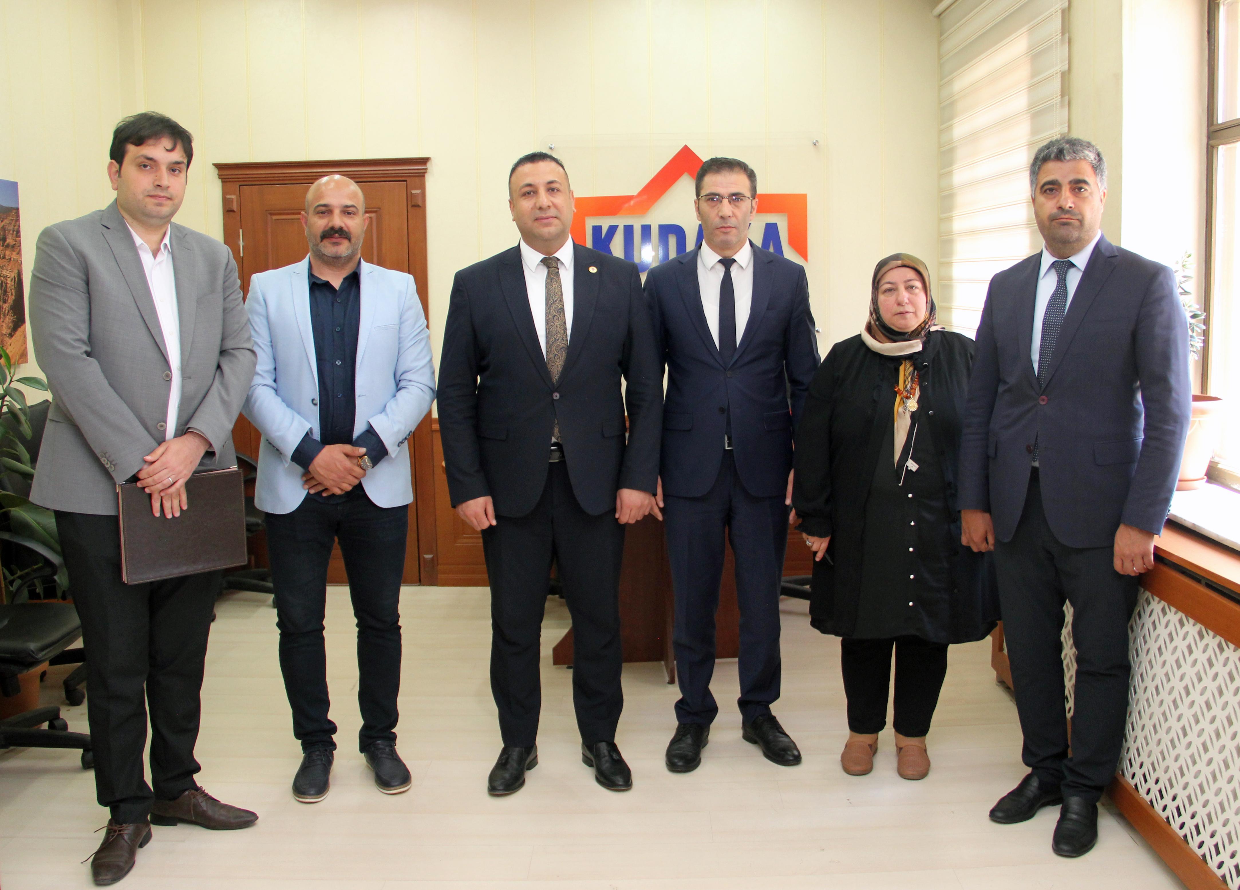 Proje Sözleşmesi İmzalandı: Çat YEG Hayvancılıkta Hijyen ve Sürdürülebilir Üretim İçin Sahada!