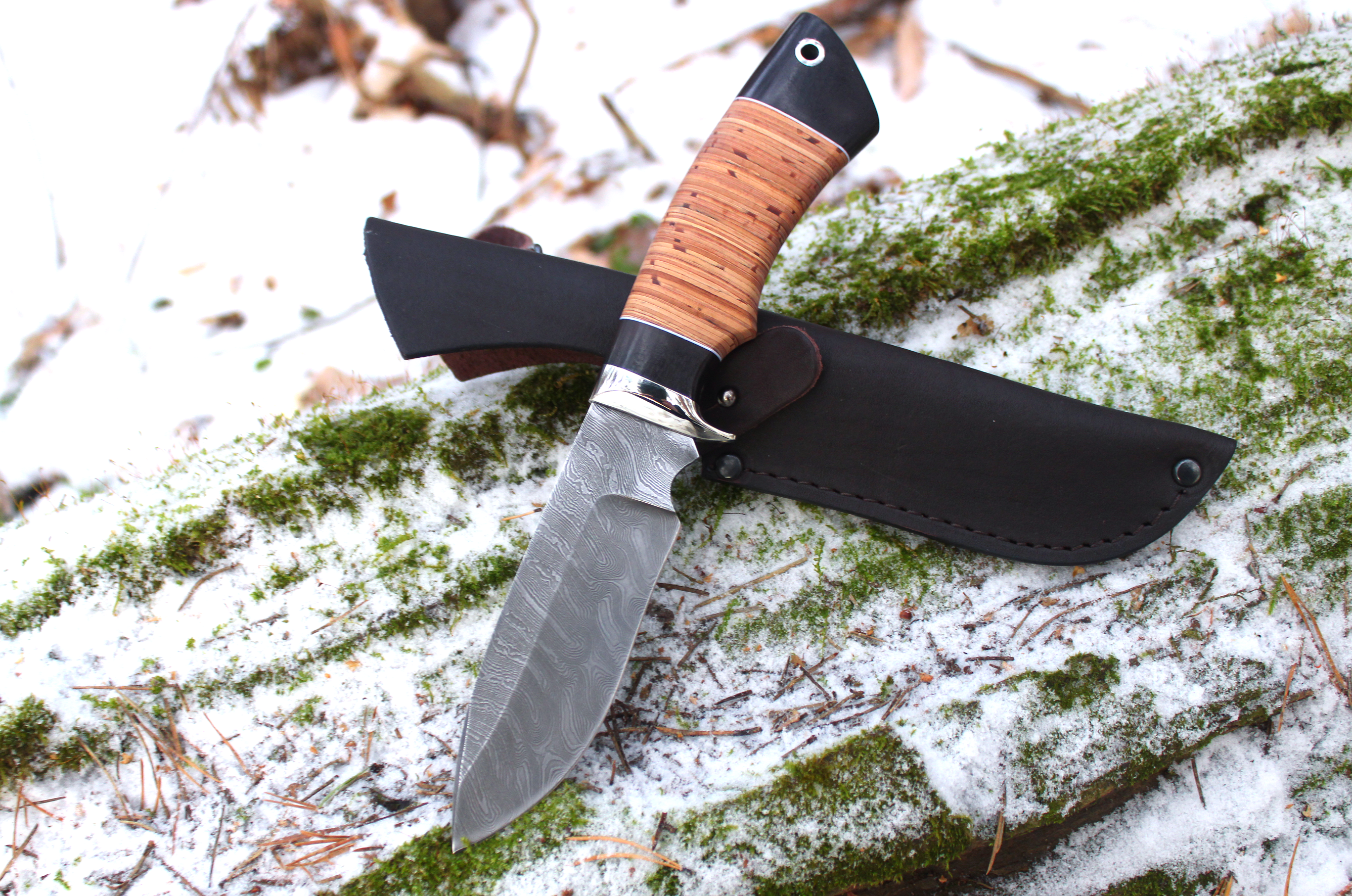 Кованый нож "ВЕПРЬ" из дамасской стали.