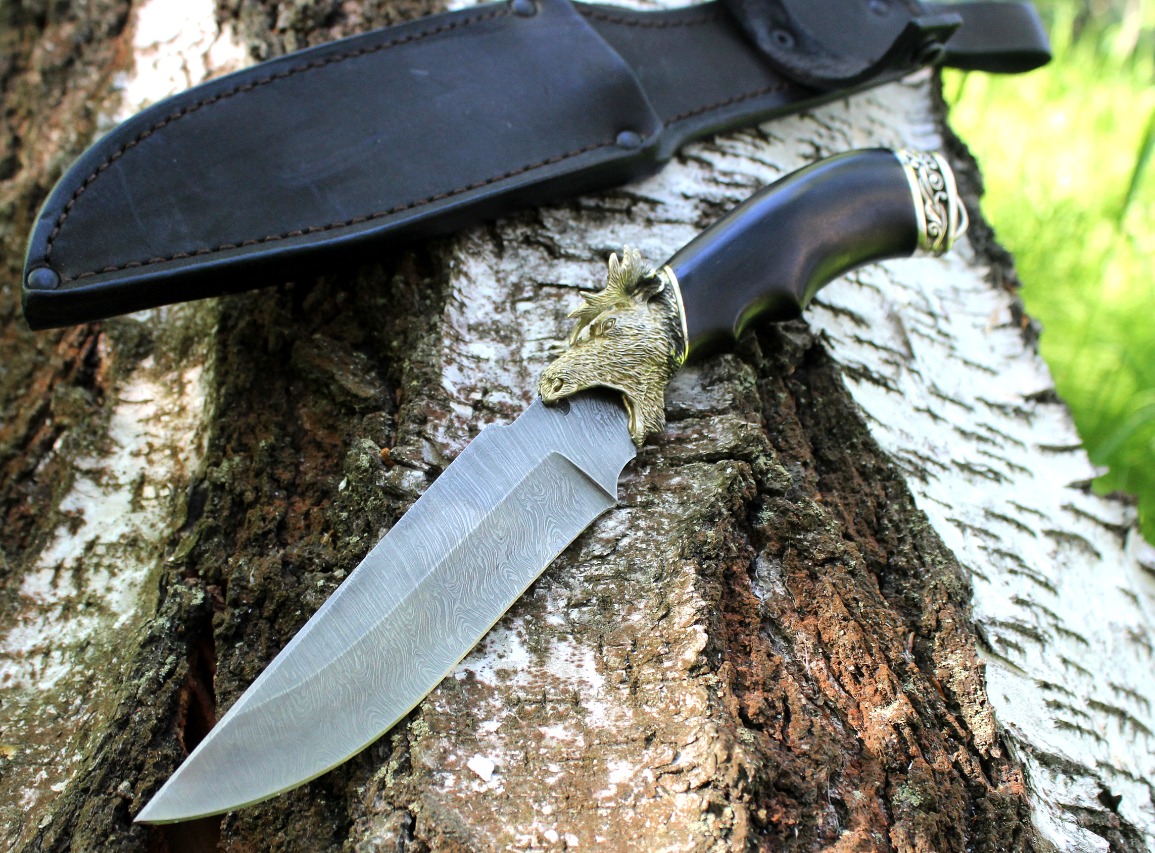 Кованый нож из дамасской стали в подарочном исполнении