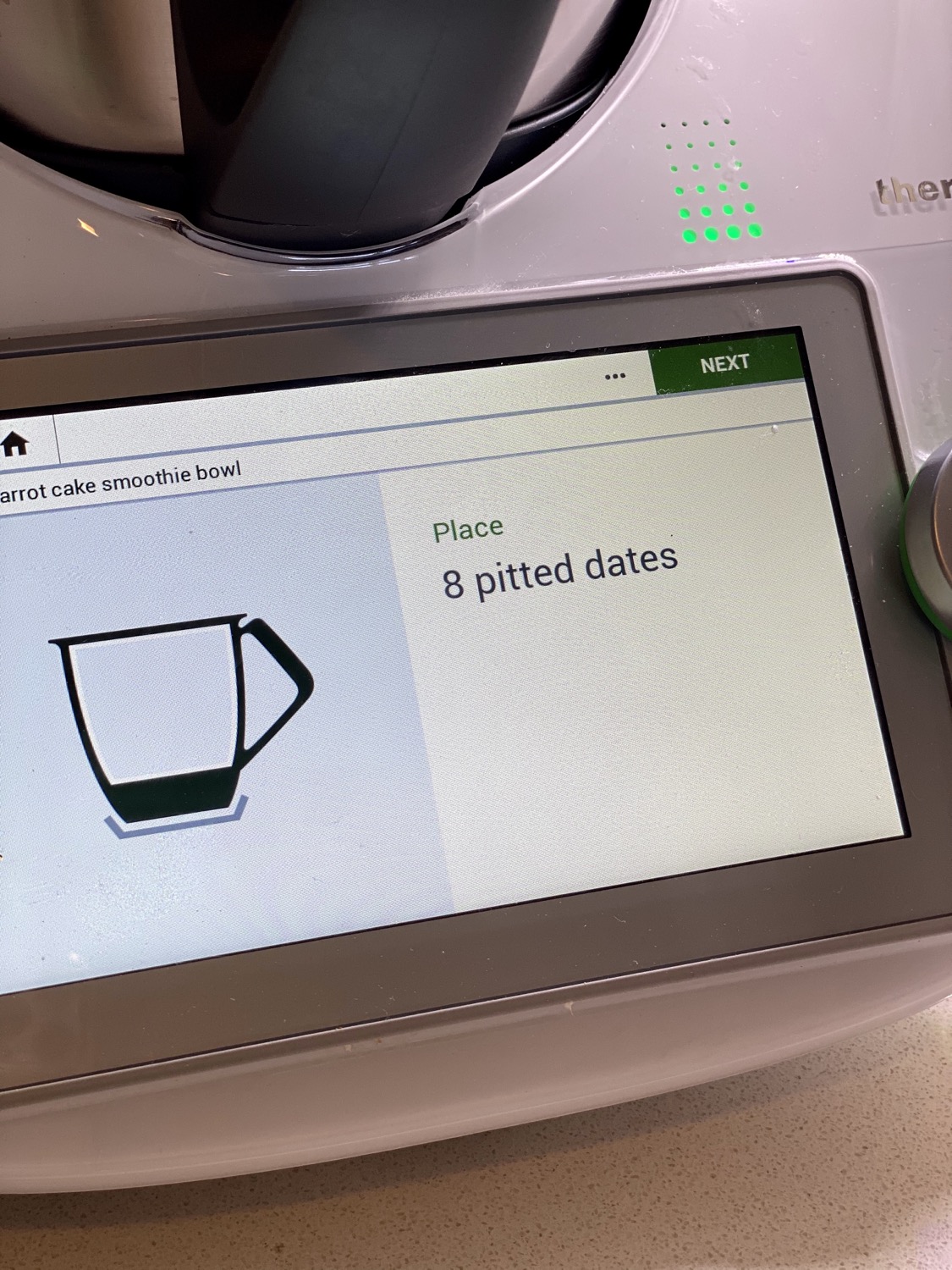 Screen showing recipe for dates