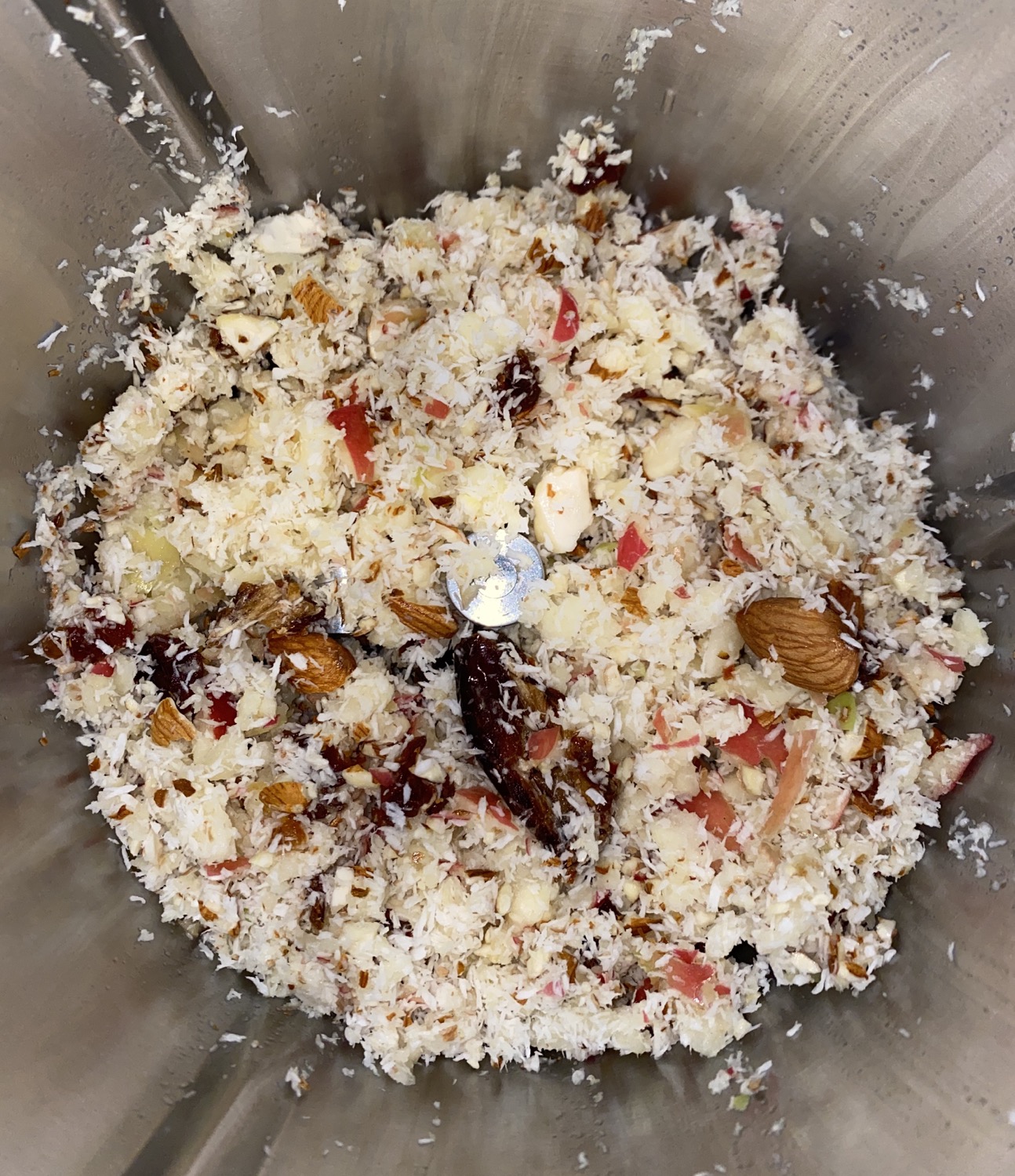 fruit & nut salad ingredients blended