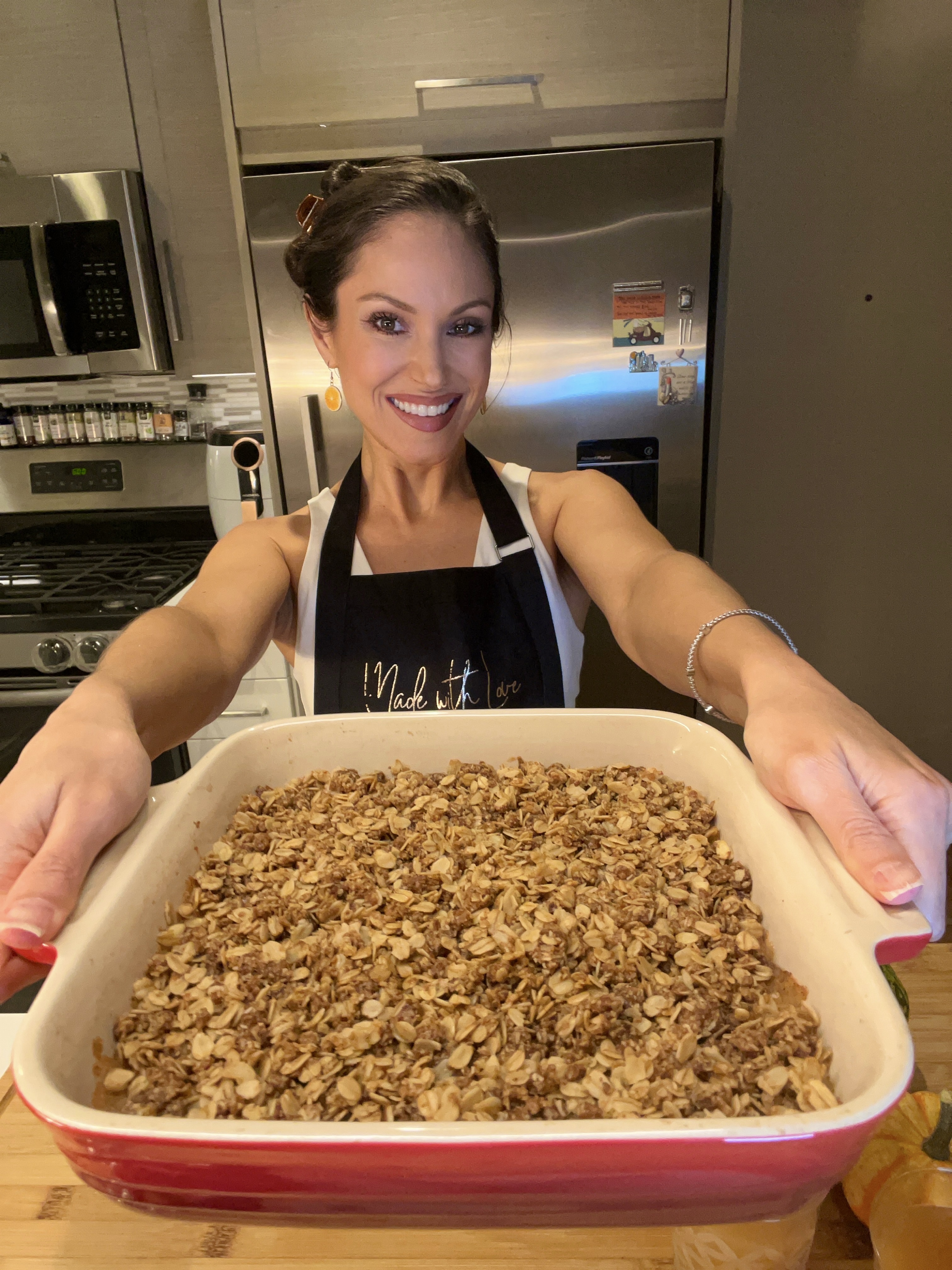 vegan blogger holding apple pie