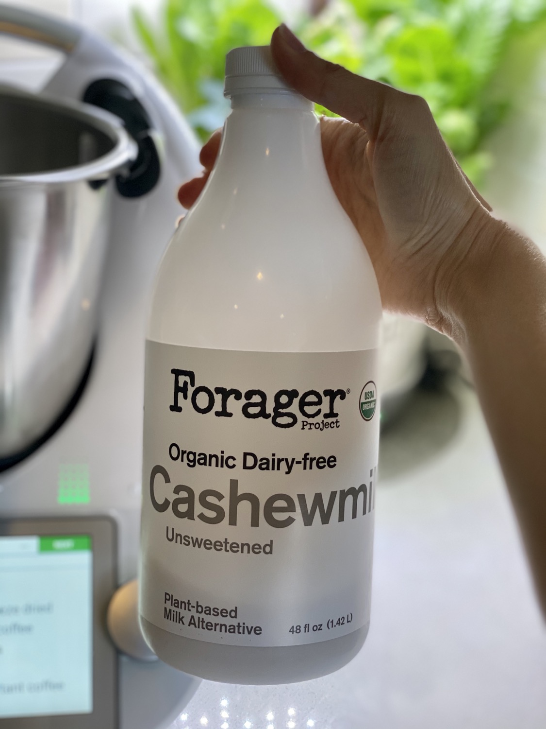 cashew milk in bottle