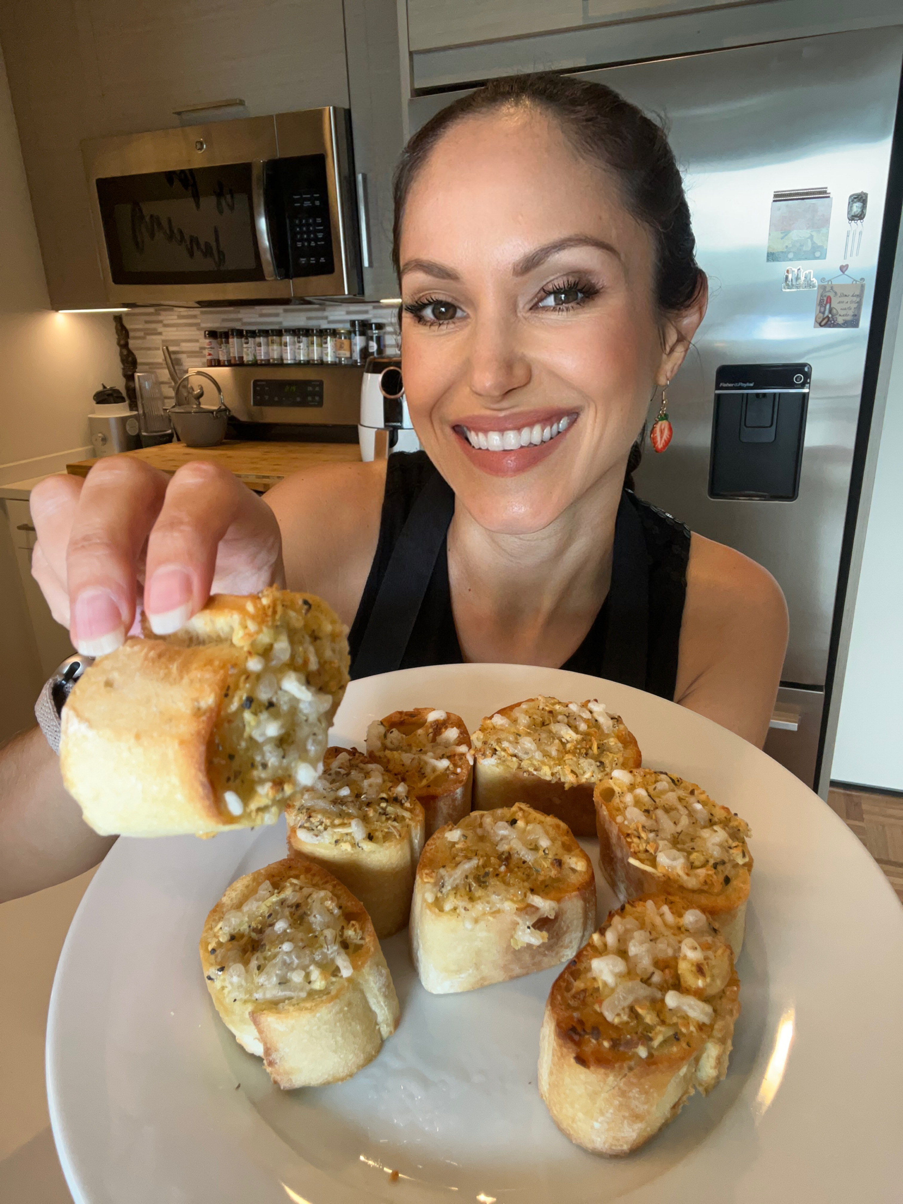 Vegan Cheesy Garlic Bread