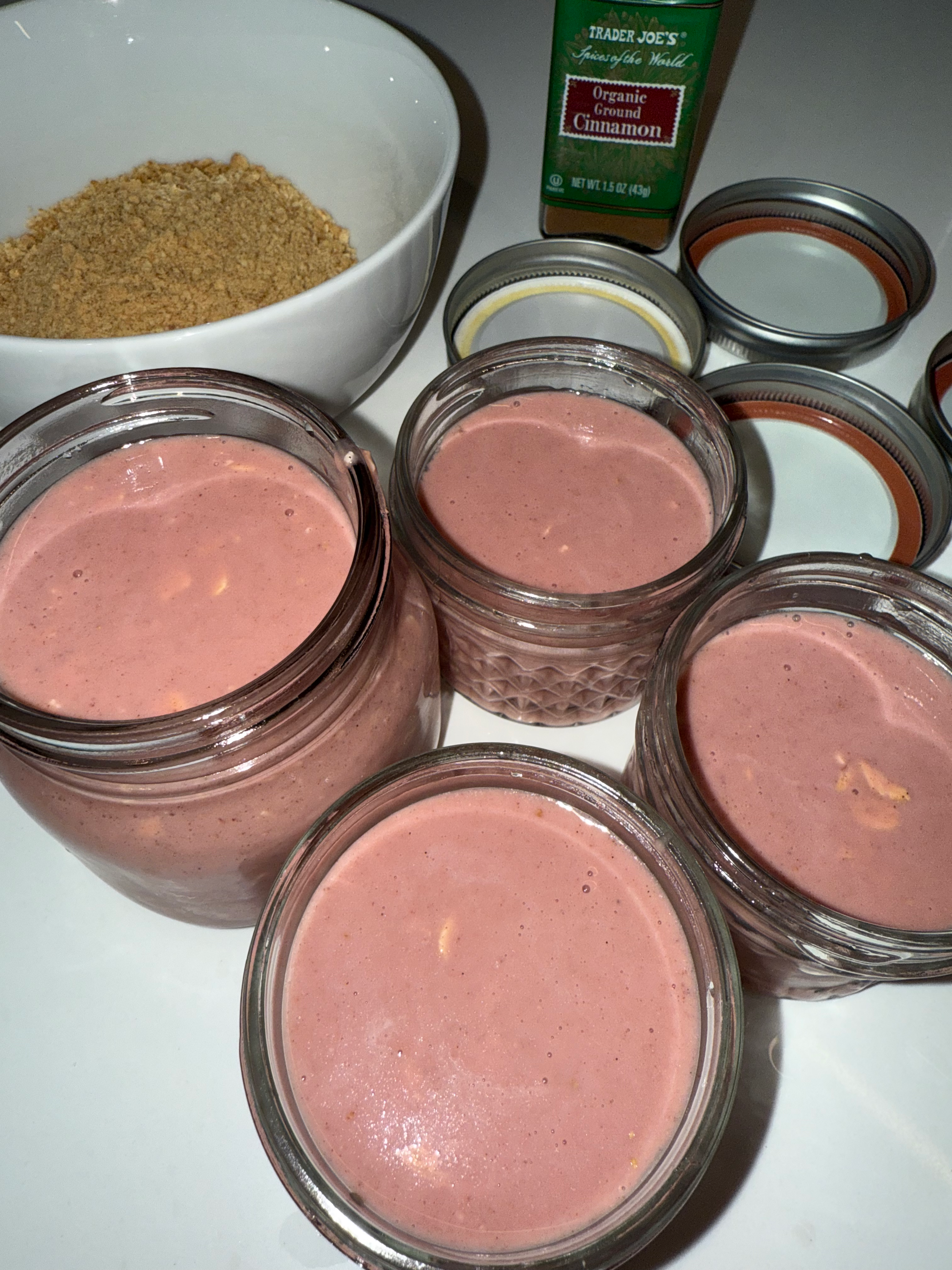 strawberry overnight oats