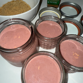 strawberry overnight oats