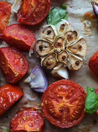 Zoete-tomaten-uit-de-oven-met-knoflook-1