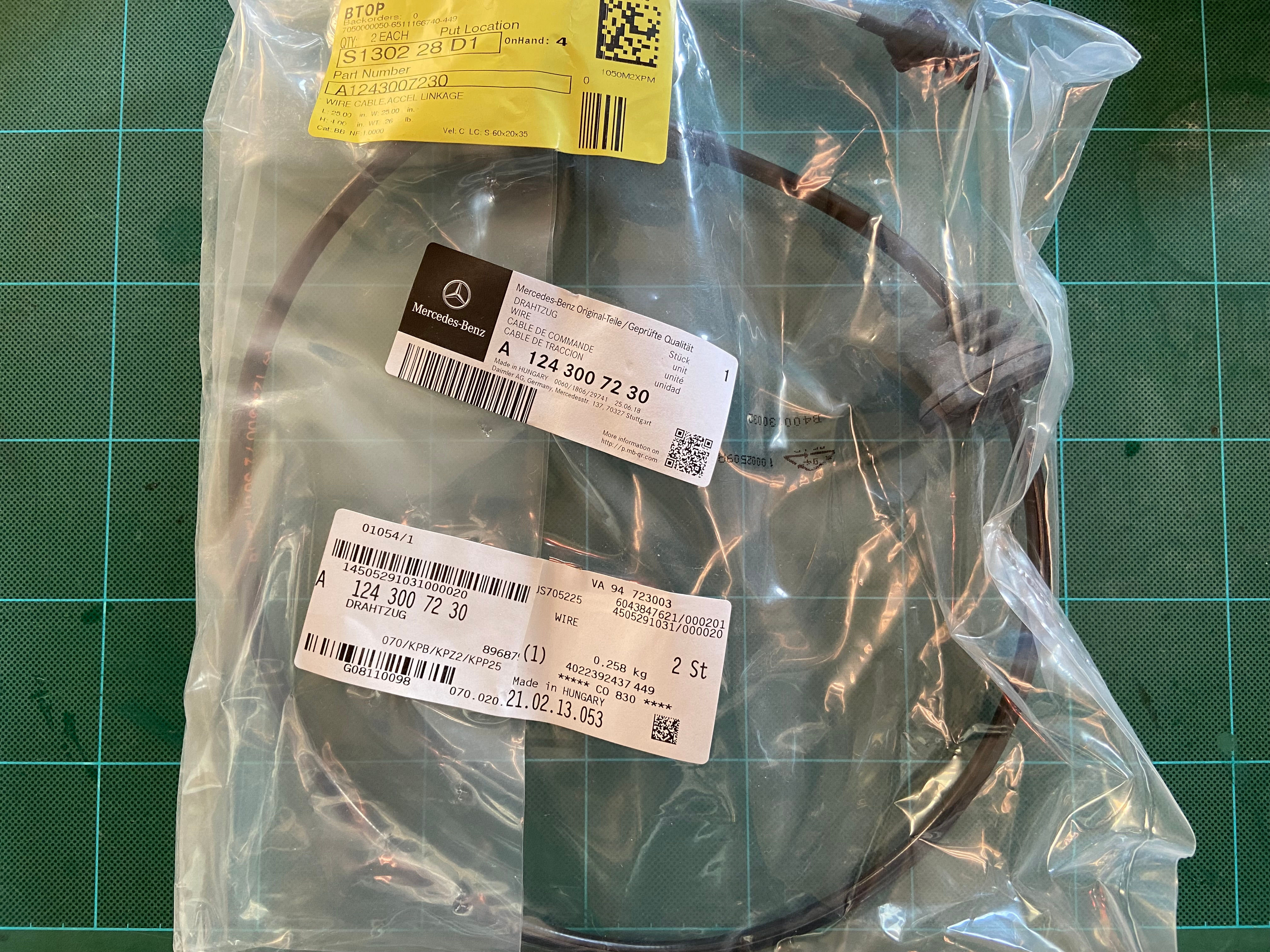 W124S124スロットルケーブル　アクセルワイヤー1243007230左ハンドル用