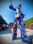 Echassier sculpteur de ballons