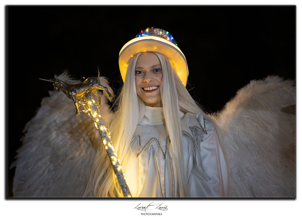 Miniature : Photo du "porteur de rêve" dans la rue version led zoom