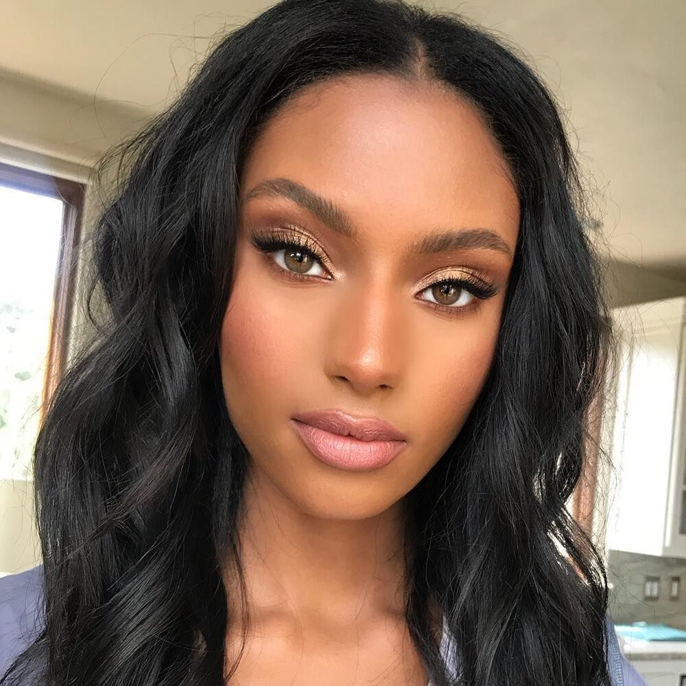 Bronze makeup and gold eyeshadow
