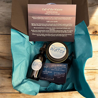Call of the Waves gift box: Water-themed products