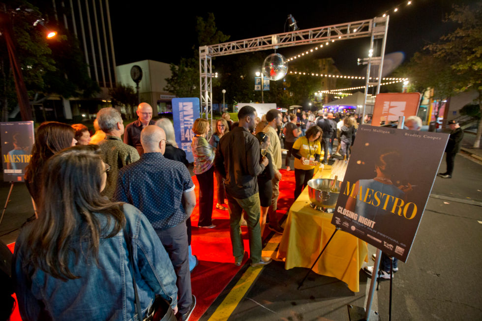 101523_ClosingNightParty_byTommyLau_01-1030x687