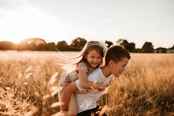 golden-hour-photoshoot-york-photographer-natural-summer.jpg