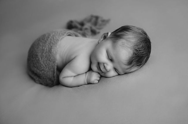 baby-newborn-photoshoot-york-photographer-near-me-natural.jpg